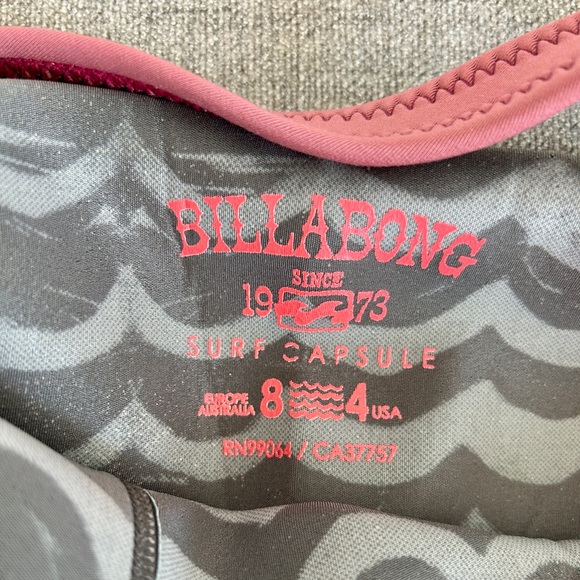 Like new, worn twice. Billabong surf capsule sleeveless wetsuit, 1 mm. - Picture 5 of 5